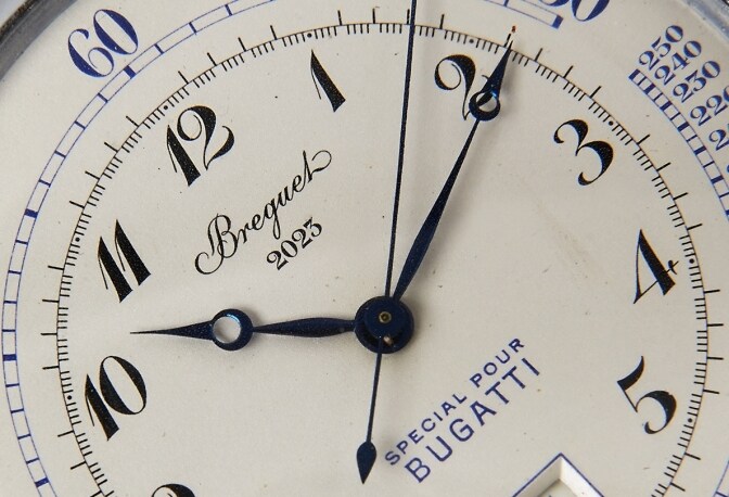 宝玑收购一枚专为布加迪（Bugatti）设计的计时码表，为古董时计系列再添收藏。